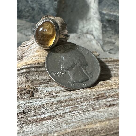 Sterling Silver Citrine Oval Size 7 Gemstone Ring - Picture 2 of 4
